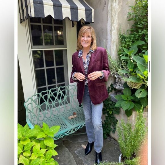 CAbi L Victoria Winter Floral Long Sleeve Front Tuck High Low Long Sleeve Blouse - Picture 3 of 16